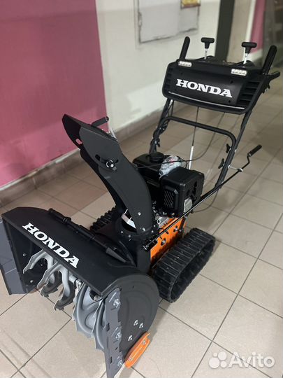 Снегоуборщик honda гусеничный 13 сил