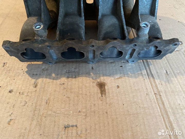 Коллектор впускной Mazda 323