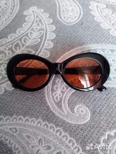 Очки с очень красивыми линзами, фирменные