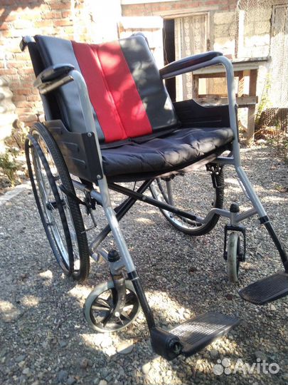 Комнатная коляска для инвалидов
