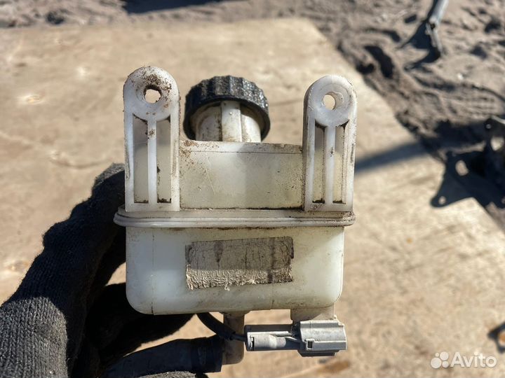 Чери тигго 5 т21 бачок тормозной жидкости