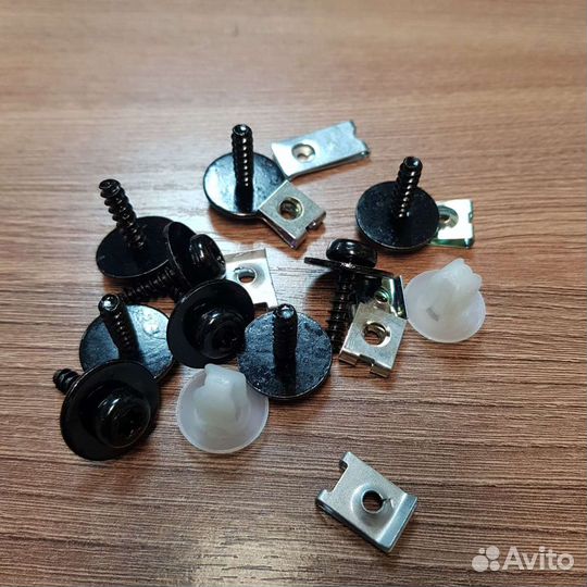 Набор пистонов подкрылка Ford Focus 2/3