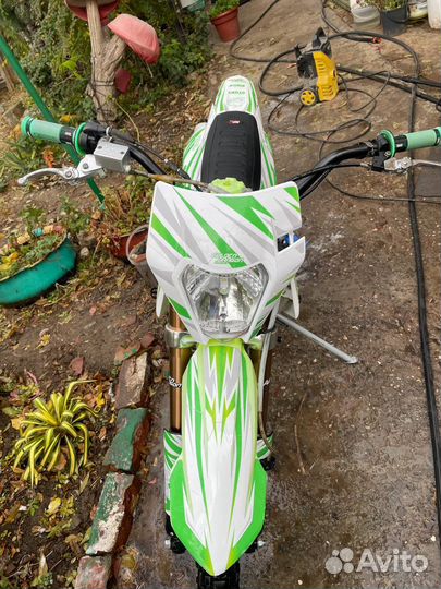 Питбайк Motoland MX140 Шлем в комплекте