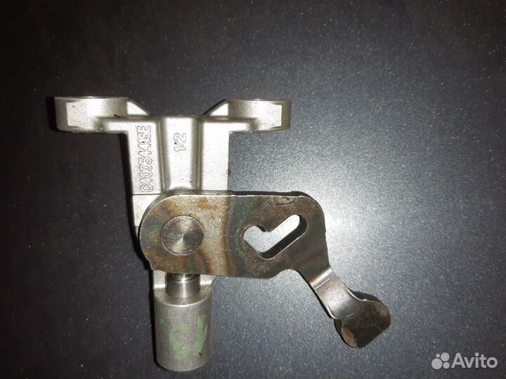 Вилка включения заднего хода МКПП ваз-2181