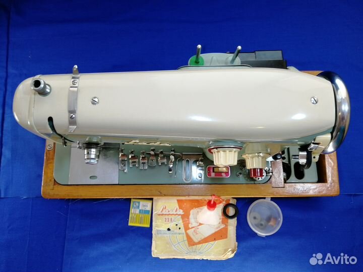Чешская швейная машинка LADA - 238