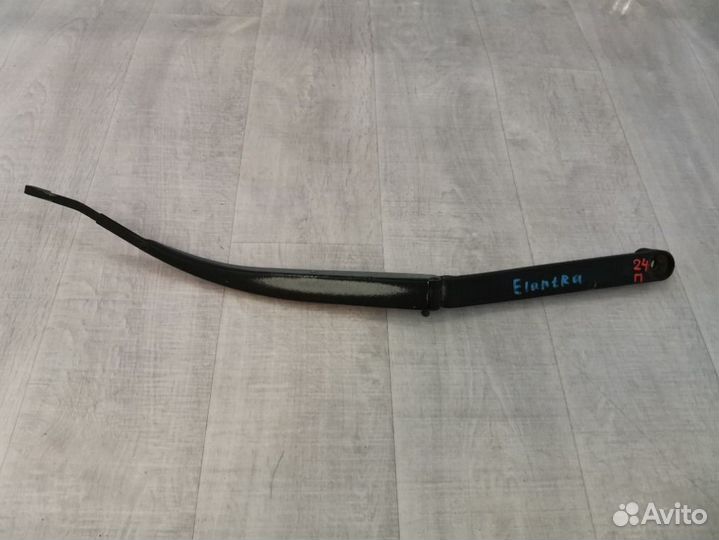 Поводок стеклоочистителя передний правый Hyundai