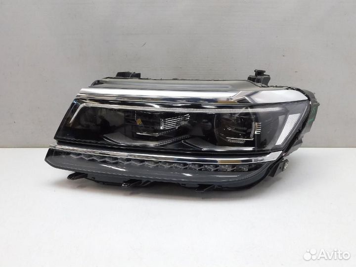 Фара левая Volkswagen Tiguan