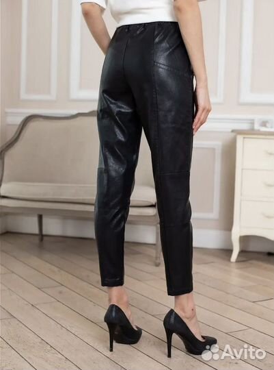 Джоггеры из экокожи на резинке