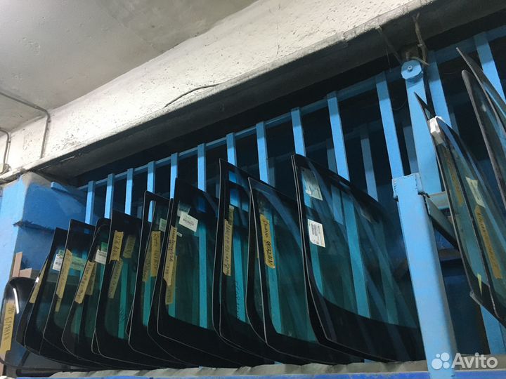 Стекло лобовое Mitsubishi Outlander