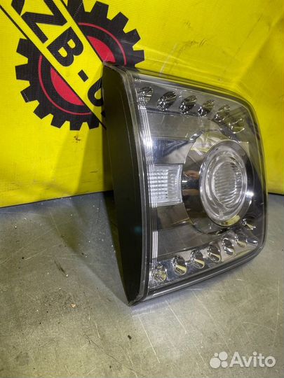 Фонарь внутренний задний левый Nissan Patrol Y62