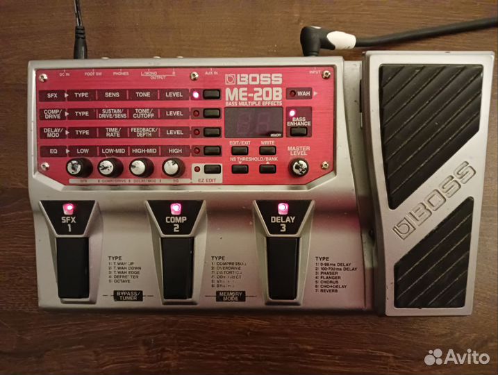 Басовый процессор Boss Me20b