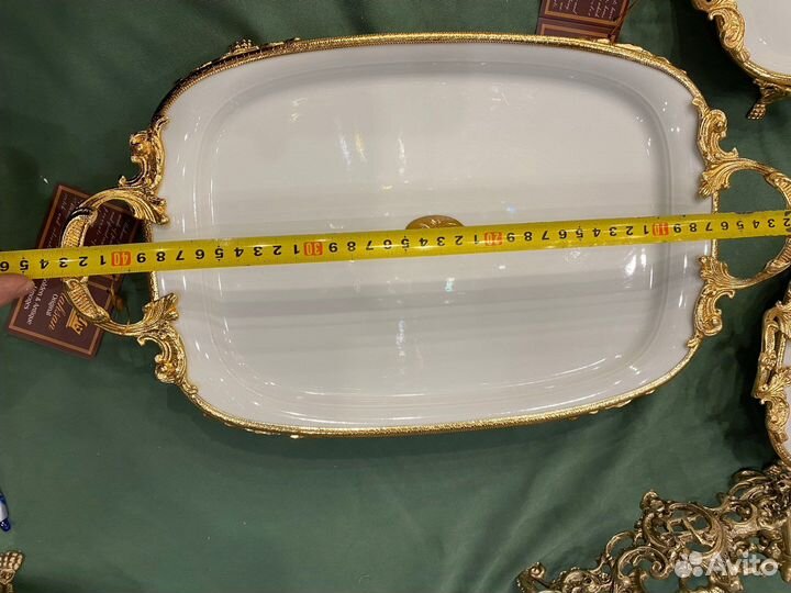 Блюдо на ножках фарфор 34 см