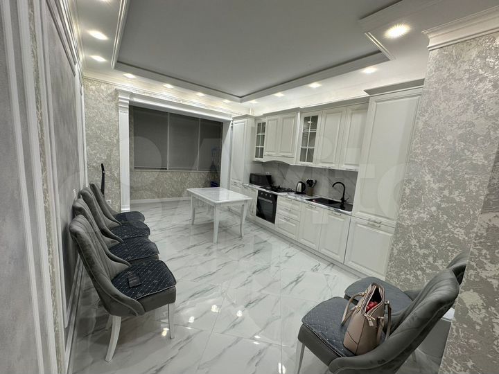 1-к. квартира, 60 м², 7/15 эт.