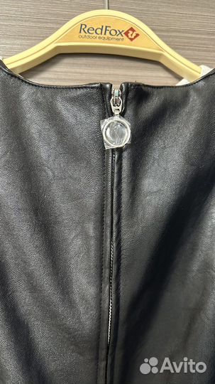 Платье сарафан эко кожа hm