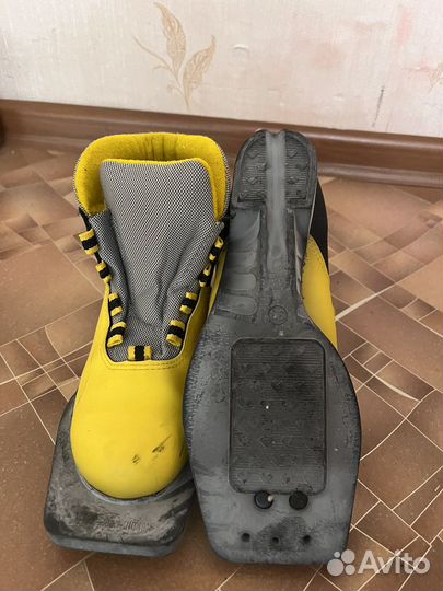 Лыжные ботинки