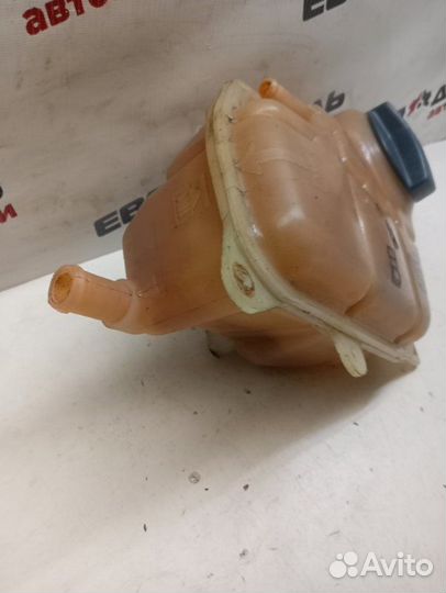 Бачок расширительный Volkswagen Passat B5+ седан