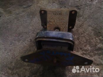 Подушка двигателя Тойота