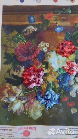 Картина, вышитая бисером. Цветы