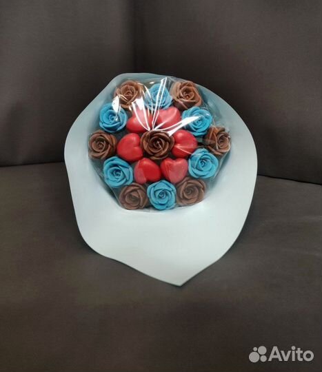 Букет - 19 Шоколадных Роз и Сердец