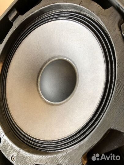 Сабвуфер Eighteen sound лабиринт четвертьволновой