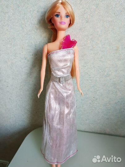 Набор одежды Барби 6платьев+3украшения+3акссесуара