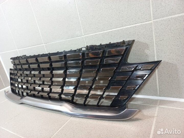 Решетка радиатора Kia Carnival 4