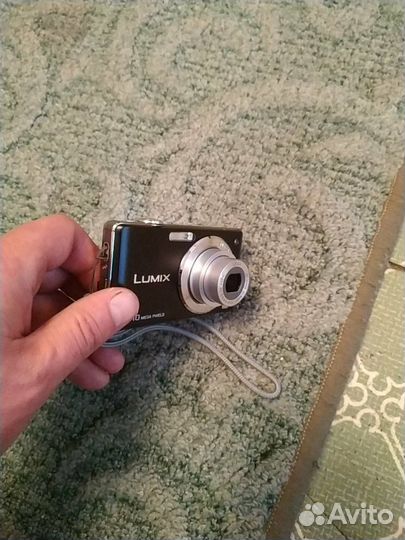 Цифровая фотокамера DMC-FS62