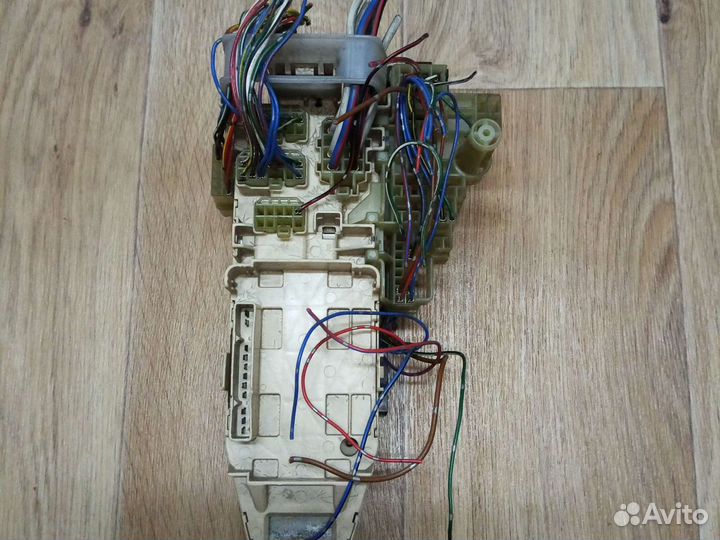 Блок предохранителей Toyota karina