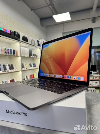 Apple MacBook Pro 13 2017. Идеал. Полный комплект