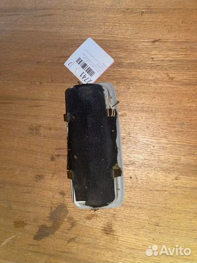 Плафон освещения салона задний Toyota Avensis