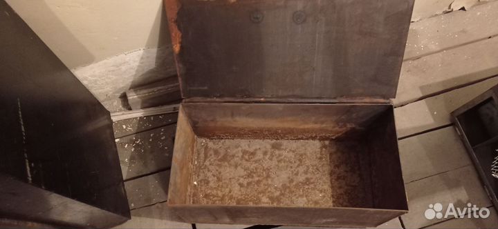 Ящик металлический