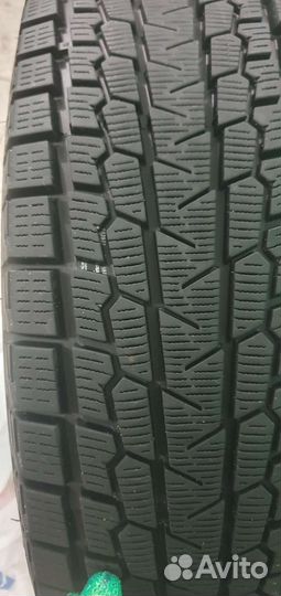 Yokohama Ice Guard G075 215/70 R16
