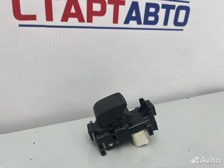 Кнопка стеклоподъемника Toyota Corolla E180 1ZR