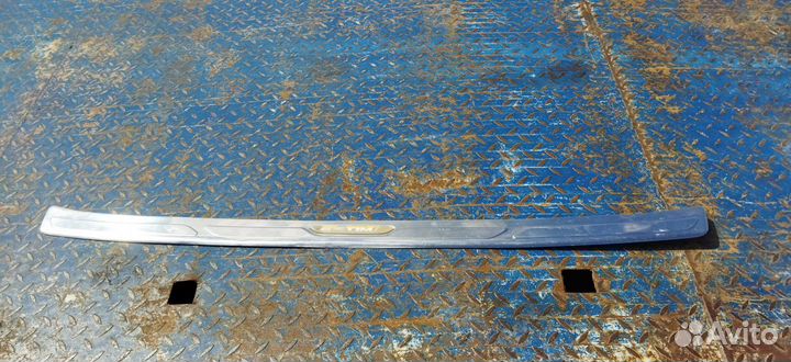 Накладка на задний бампер toyota estima