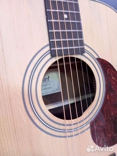 Гитара из массива cort