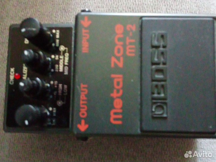 Гитарная педаль Boss MT-2 Metal Zone