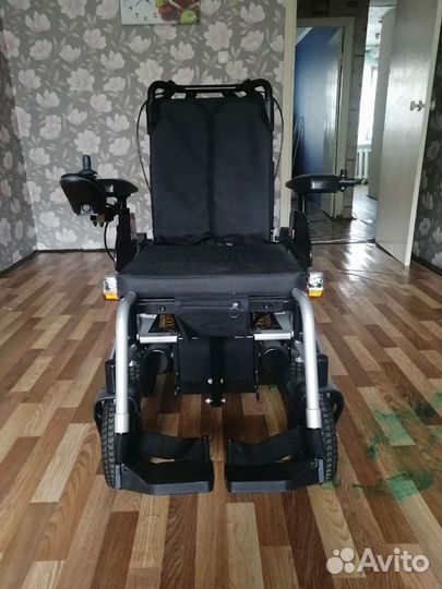 Инвалидная коляска с электроприводом новая