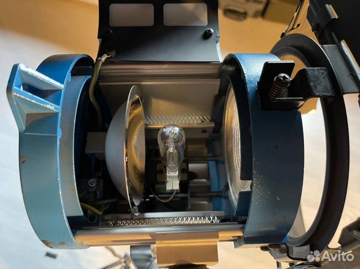 Осветительный прибор Arri Junior 650W Plus Fresnel