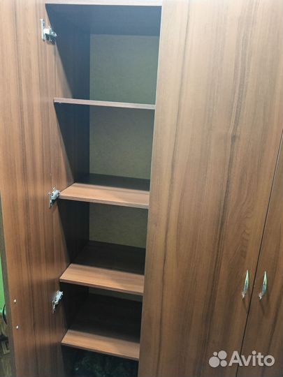 Компьютерный стол и Шкаф