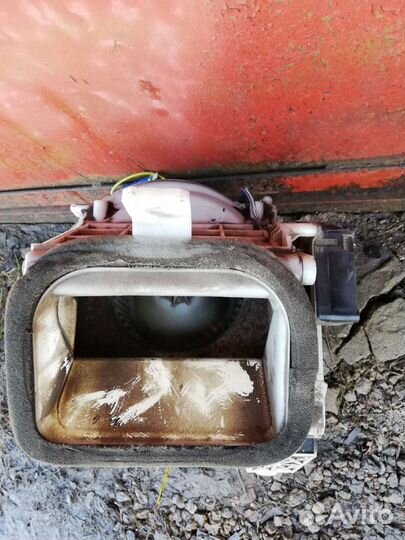 Моторчик печки с корпусом мазда 323