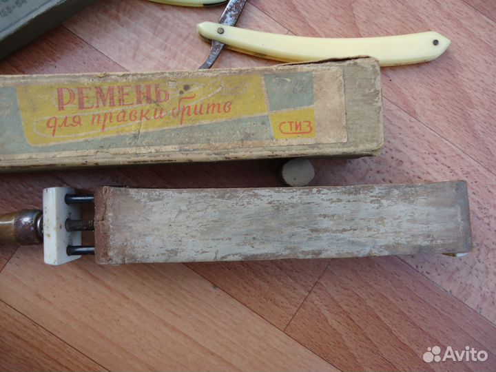 Опасные бритвы и двусторонний ремень для правки