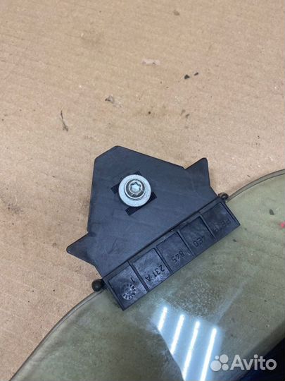 Стекло двери заднее правое Audi A8 D3 BVJ 2006