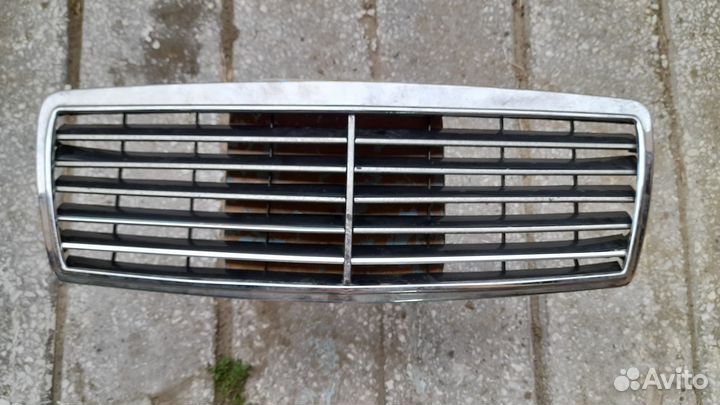 Решетка радиатора mercedes w 140