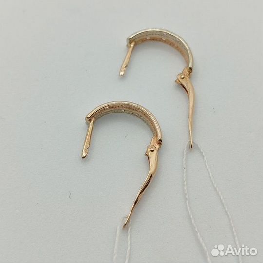 Золотые серьги с камнем