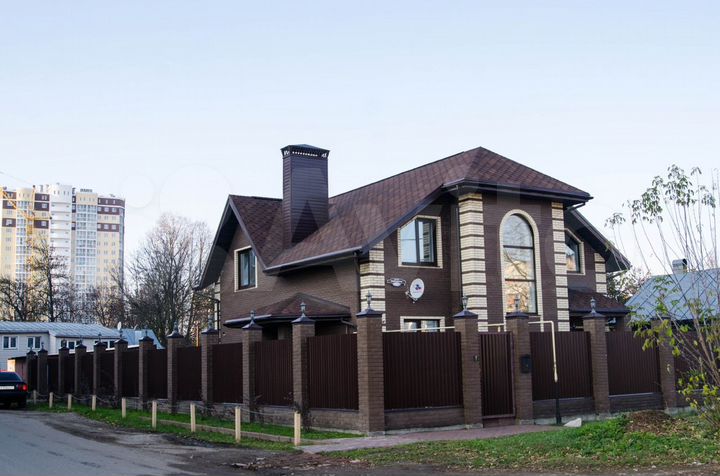 Дом 200 м² на участке 5,5 сот.