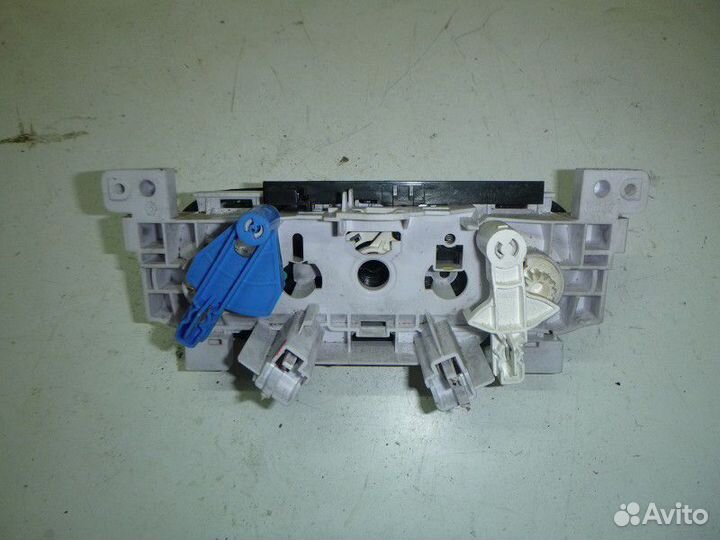 Блок управления печкой renault sandero 2009