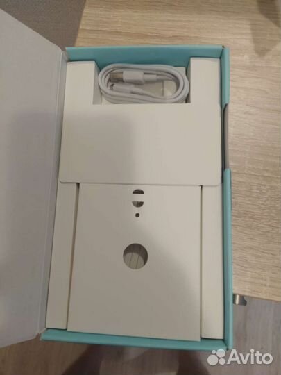 Коробка от планшета huawei t3 (шнур в подарок)