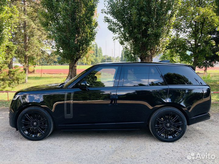Land Rover Range Rover 4.4 AT, 2022, 13 500 км