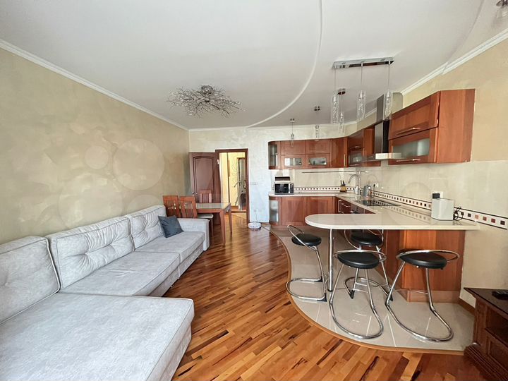 3-к. квартира, 90 м², 5/11 эт.