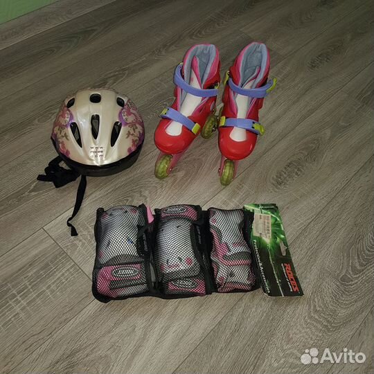 Роликовые коньки с защитой и шлемом